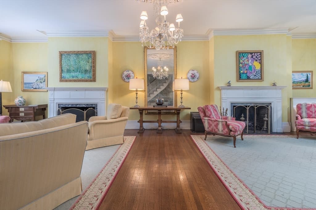 53 Chestnut St photo 3