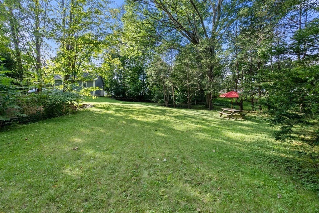 0 Lexington (Rear) photo 3