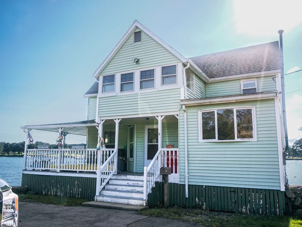 9 Parkview Ave.