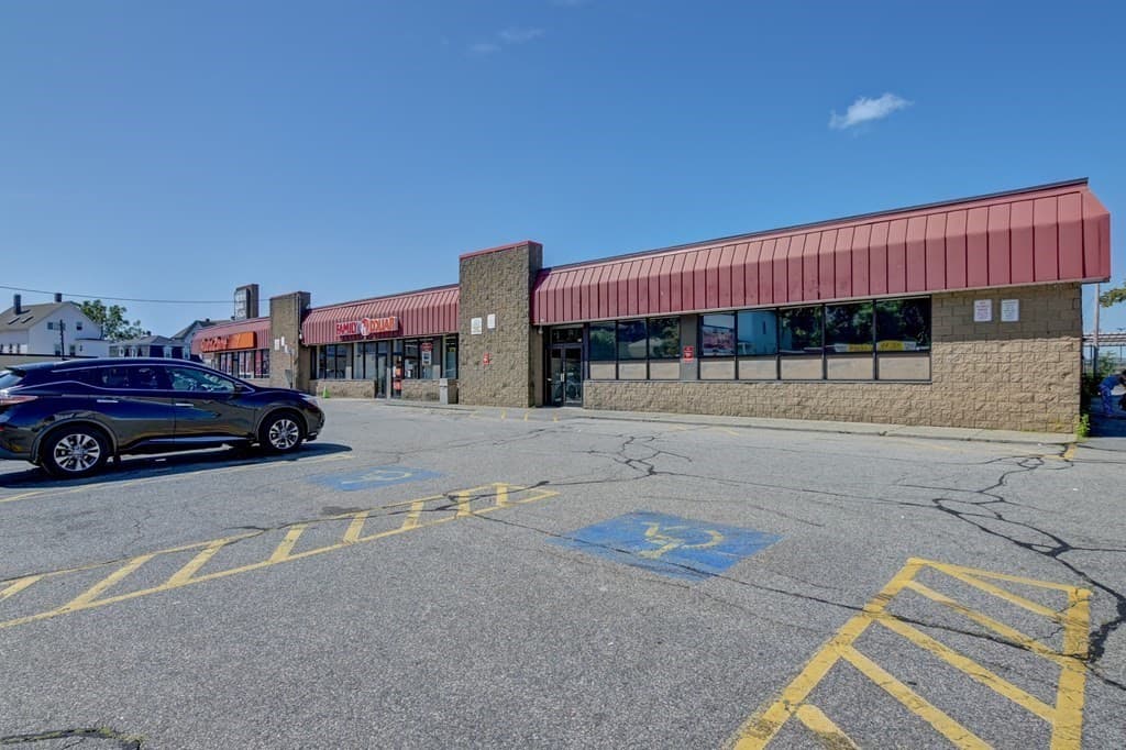870 N Main St