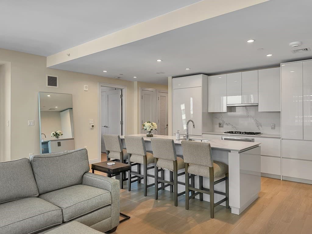 133 Seaport Blvd #620 photo 3