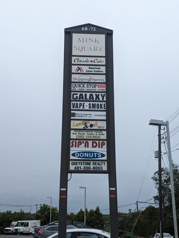 68 Mink St photo 3