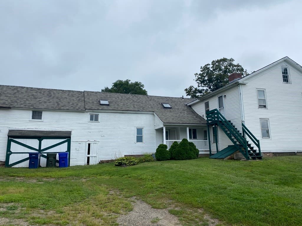 452 River Dr photo 3