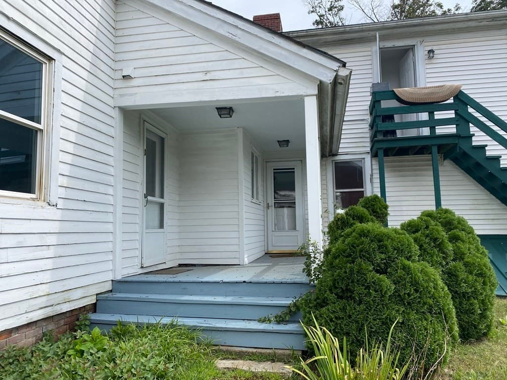 452 River Dr photo 4