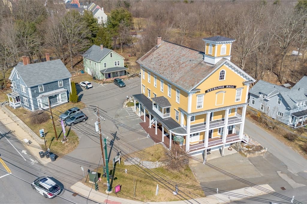 2 School St photo 4