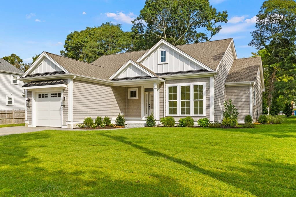 36 Sachem Dr