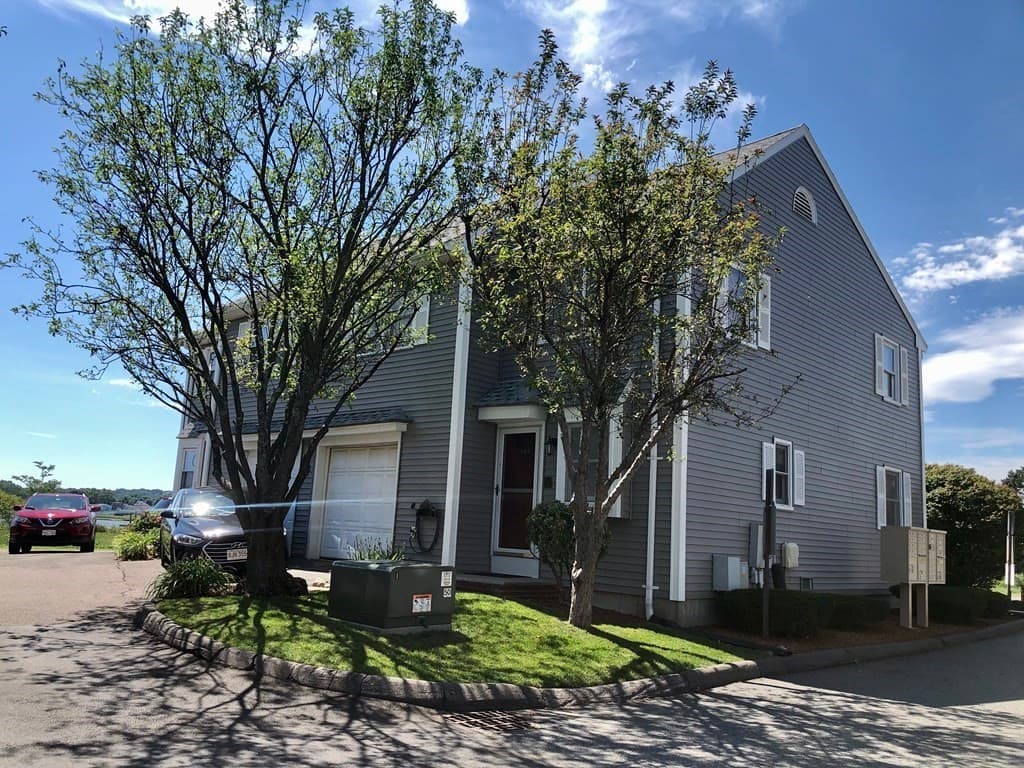28 Margin St #A photo 3