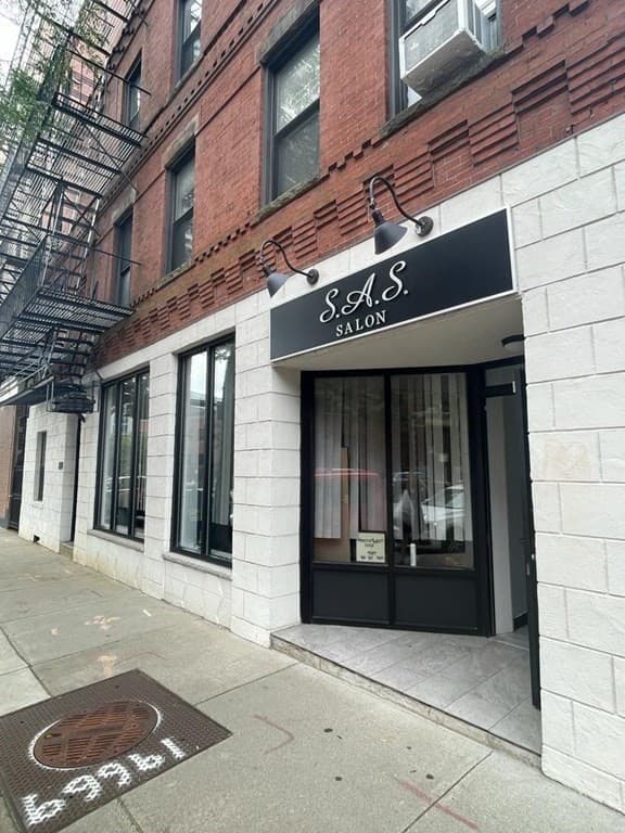 438 Commercial St
