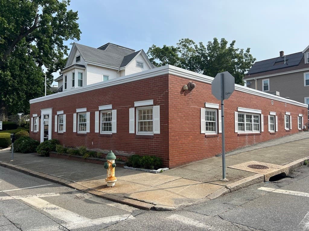 345 North Main St. photo 2