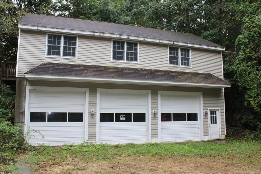 87 Bellevue Dr E photo 4