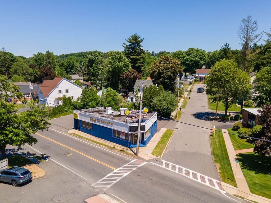 55 White Ave photo 2