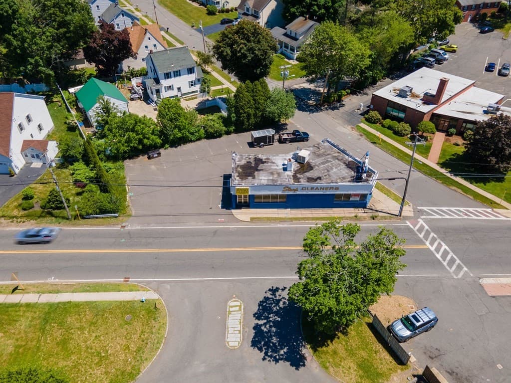 55 White Ave photo 3