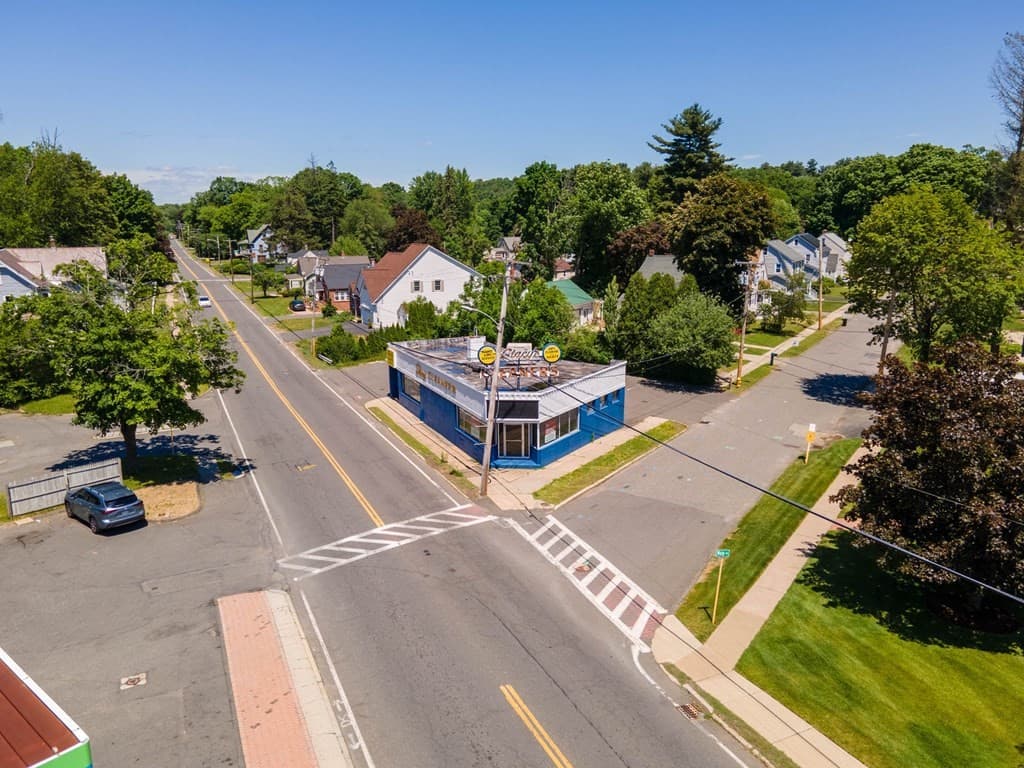 55 White Ave