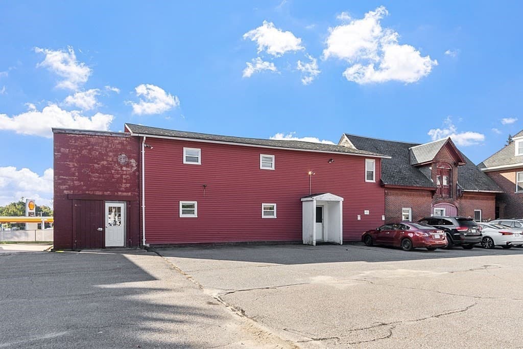 394 Elm St