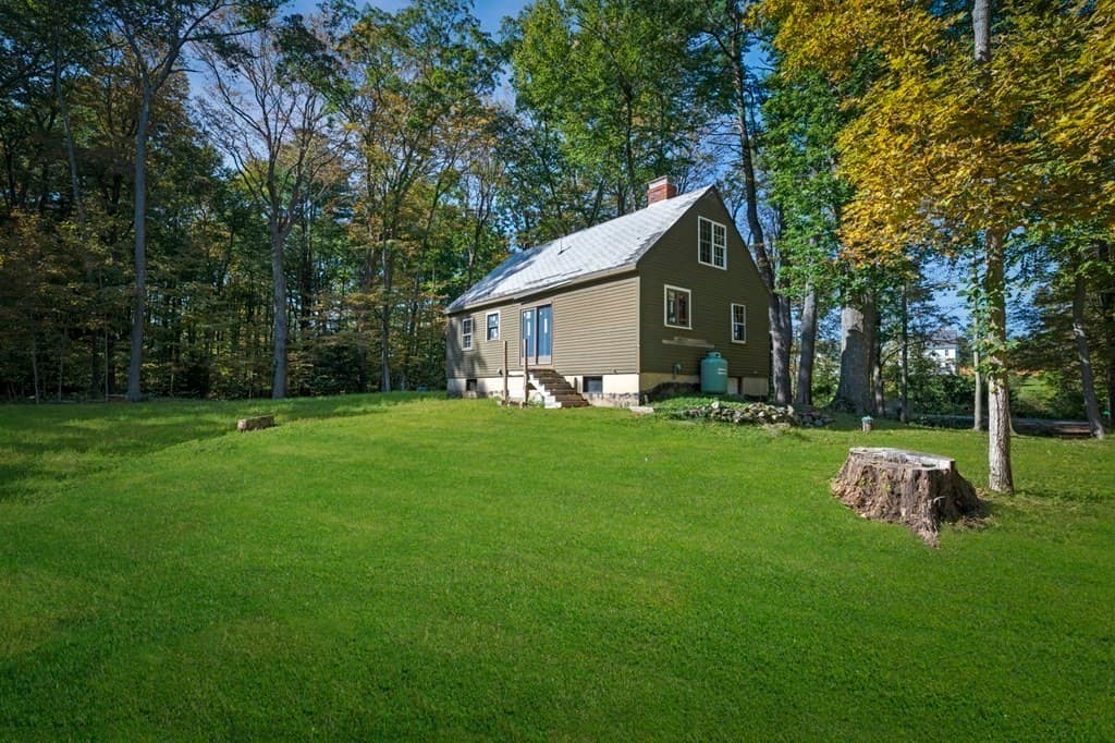 423 Middle St photo 3