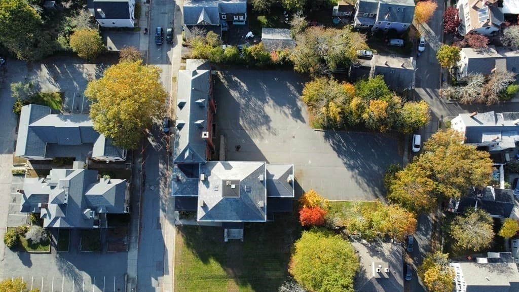 1061 Pleasant Street photo 5