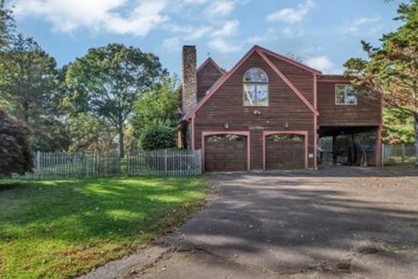 45 Cove Lane