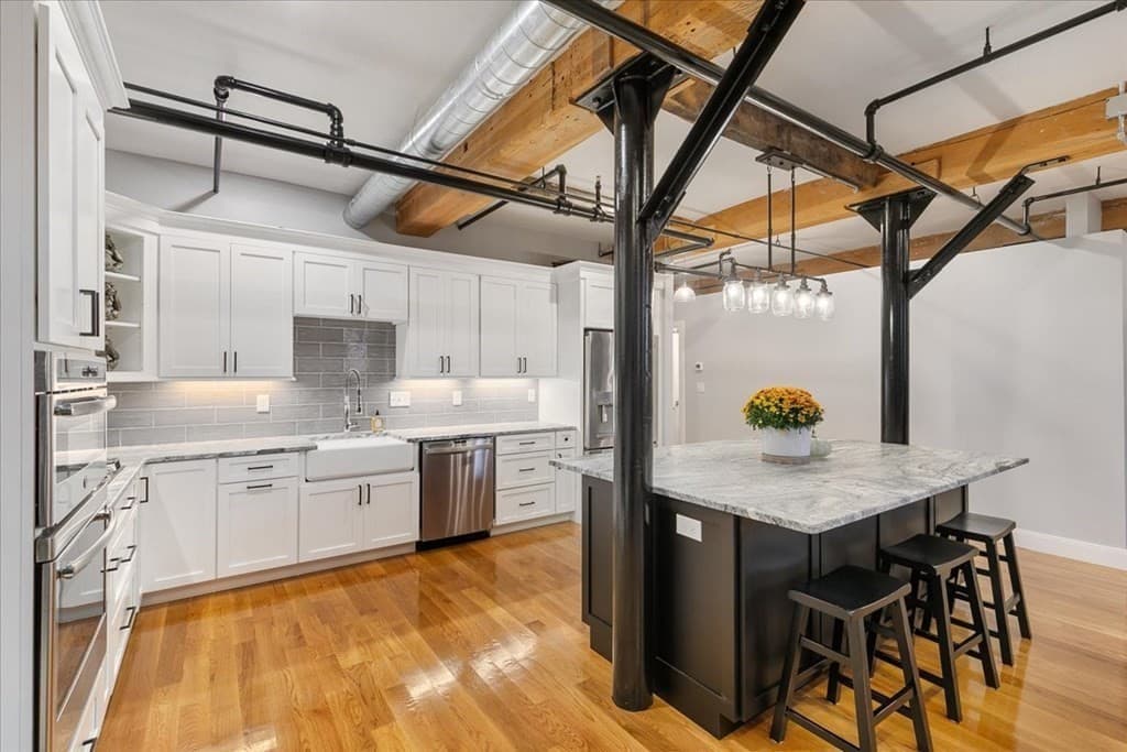 17 Kearney Sq. #203