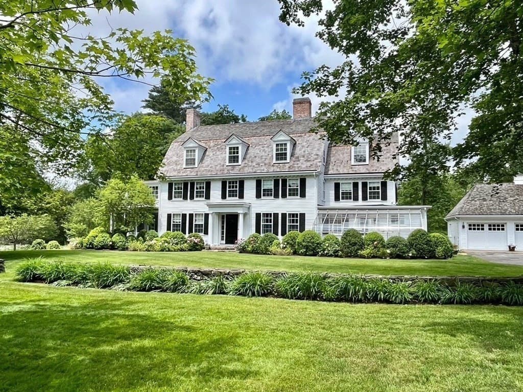 920 Highland Street photo 2