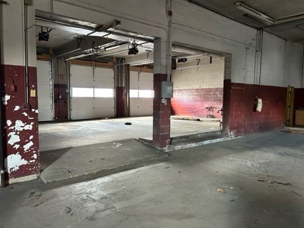 61 Central St photo 2