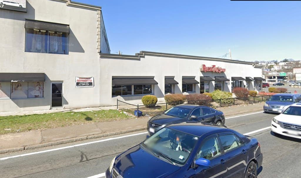 320 Revere Beach Pkwy photo 2