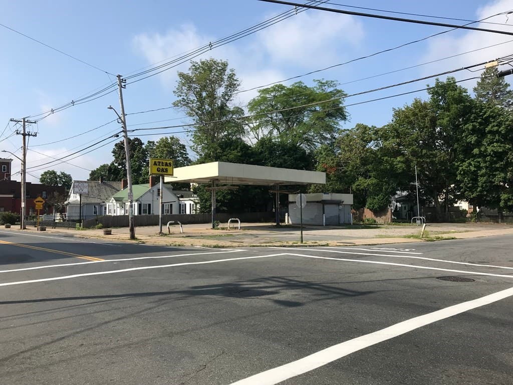 899 Main St