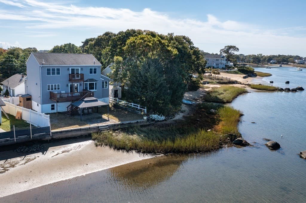 22 Cove St photo 2