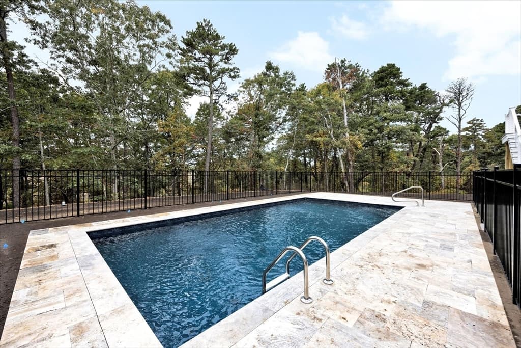 88 Whiffletree Ave photo 3
