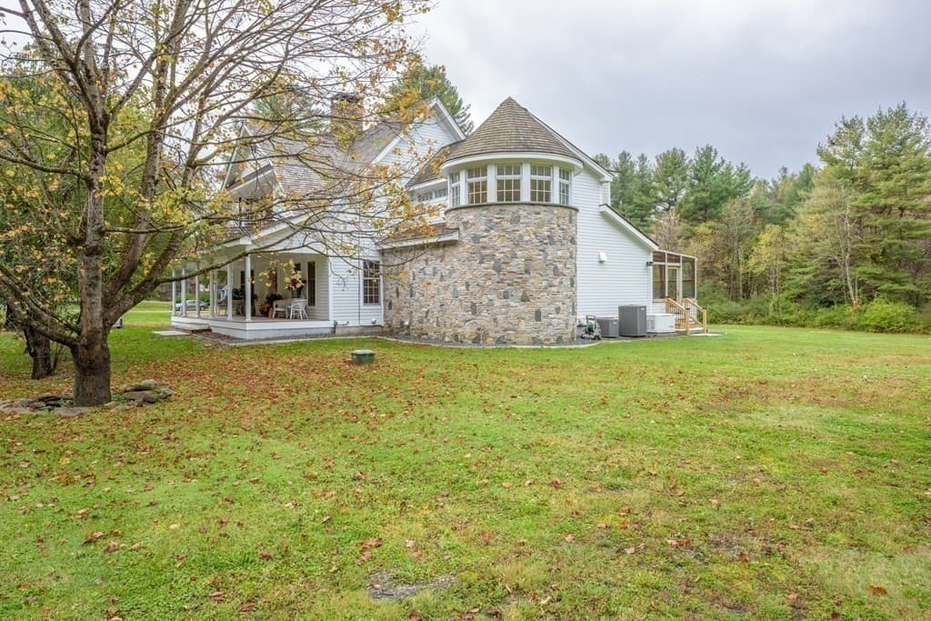 30 Great Barrington Rd photo 3