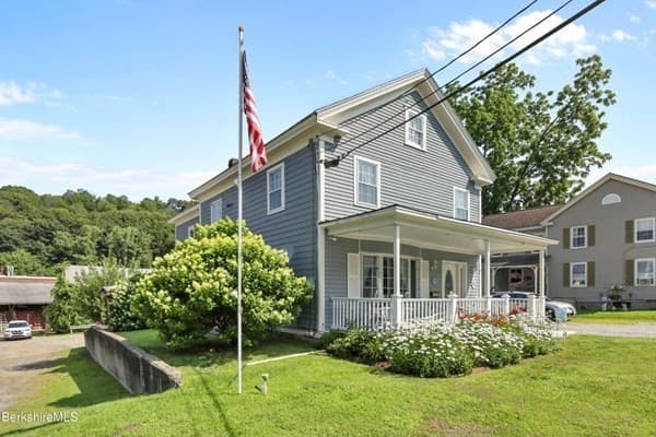 125 Center St #2