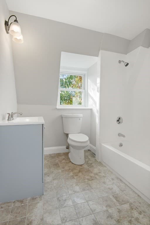 431 Dudley Street photo 4