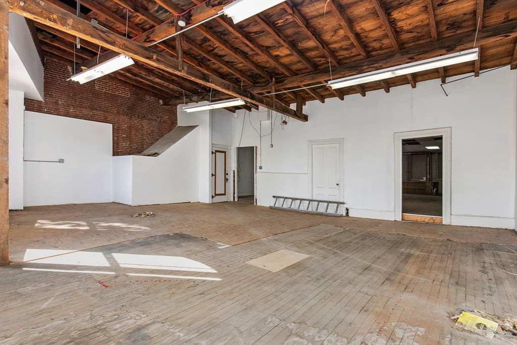 19 Main St #B photo 4