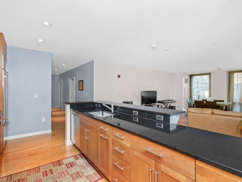 80 Broad St. #1102 photo 2