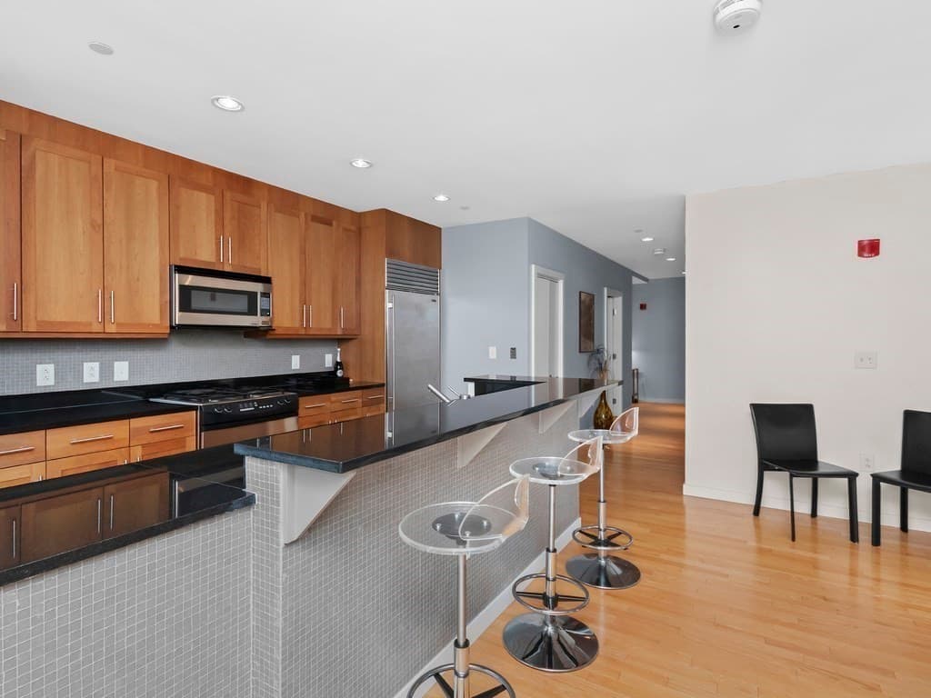 80 Broad St. #1102 photo 3