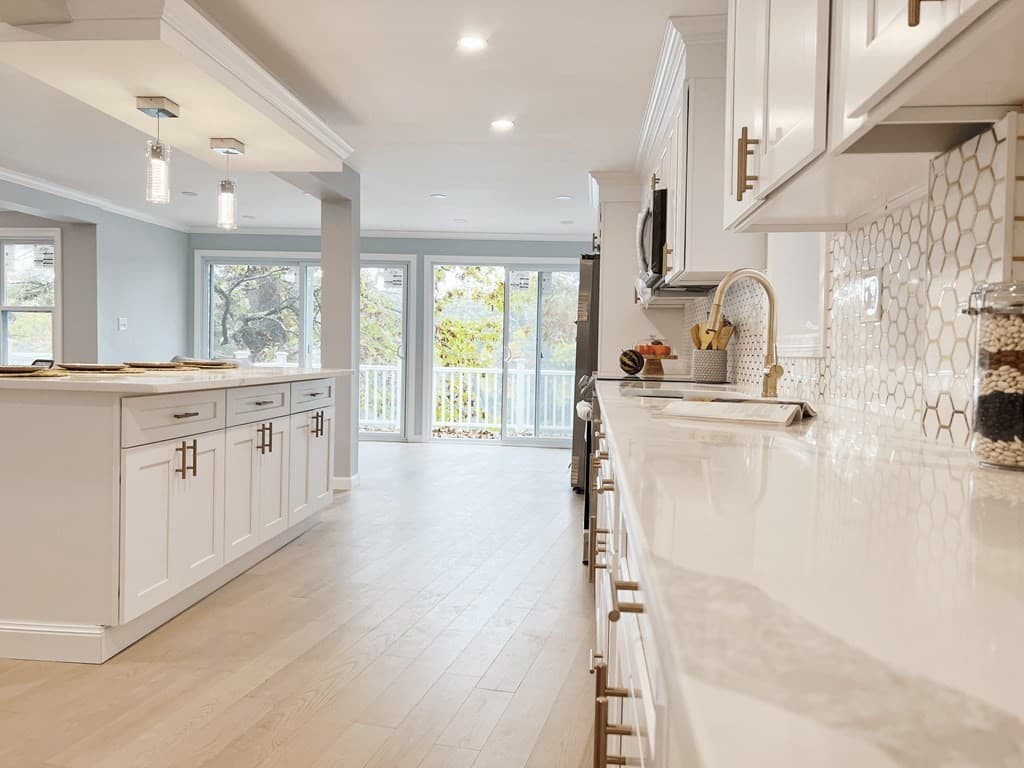 63 White Ave photo 3