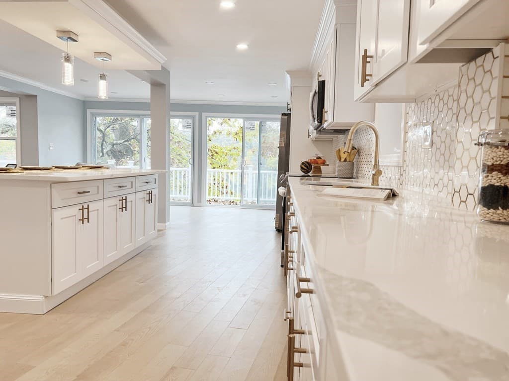 63 White Ave photo 4