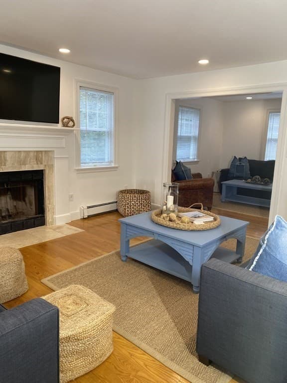 60 Windsor Dr photo 3