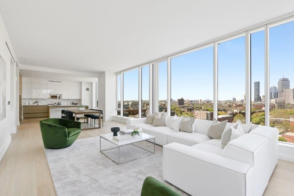 380 Harrison Ave #14J