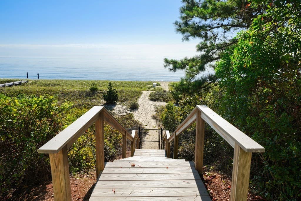 27 Ocean Bluff Dr photo 3