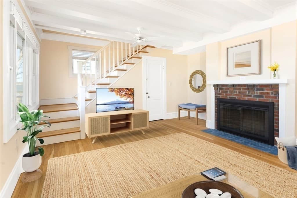 60 Howe Street photo 5