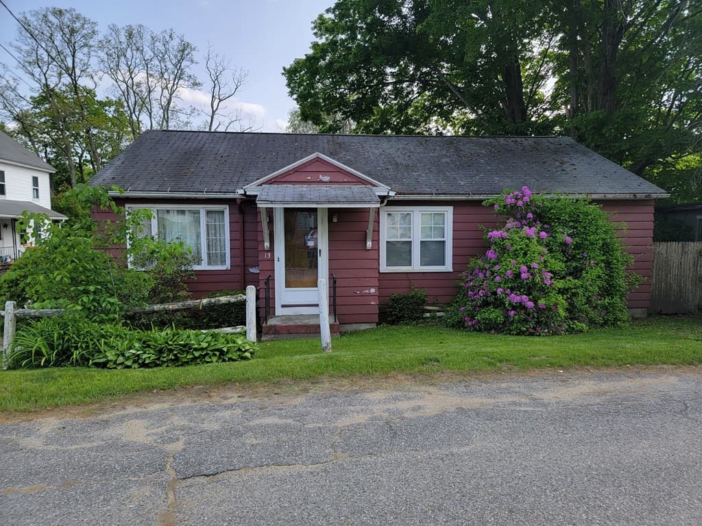 13 Sullivan Ave