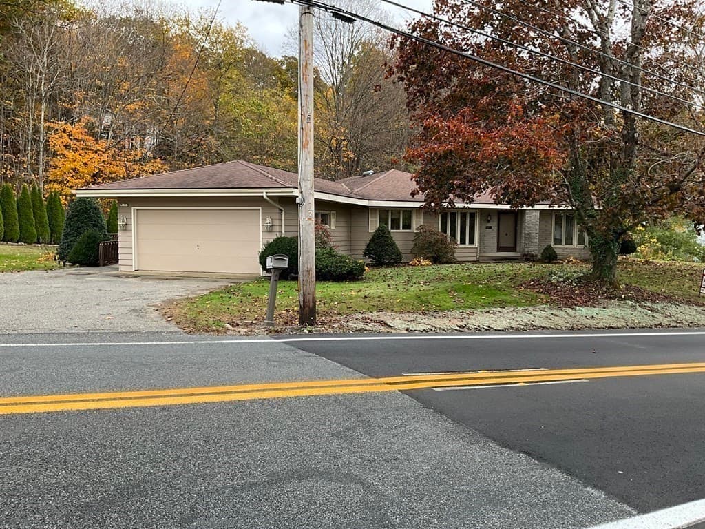 82 Hardwick Road photo 3