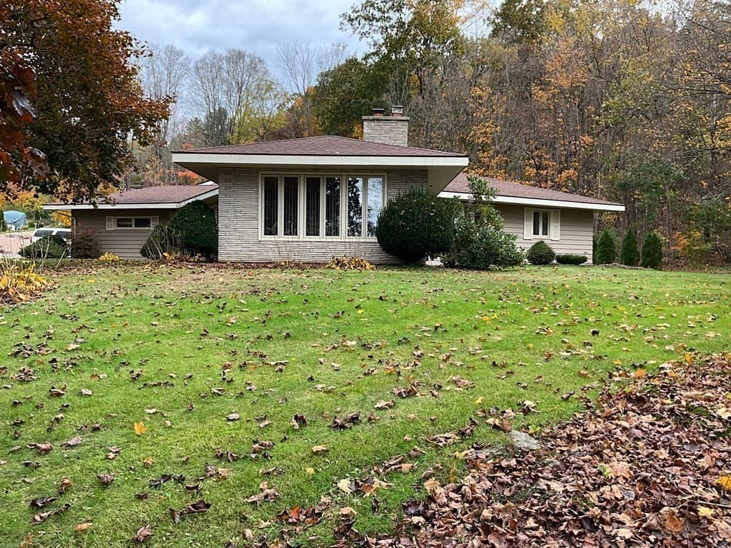 82 Hardwick Road