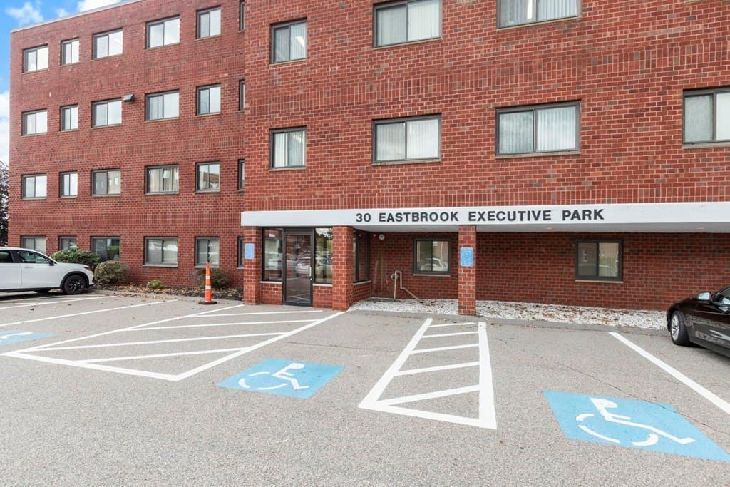 30 Eastbrook Rd #403