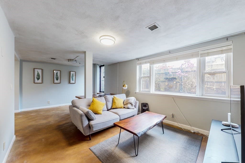 1427 Commonwealth Ave #103 photo 2