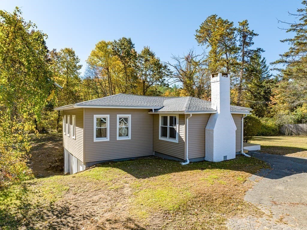 3157 Boston Rd photo 2