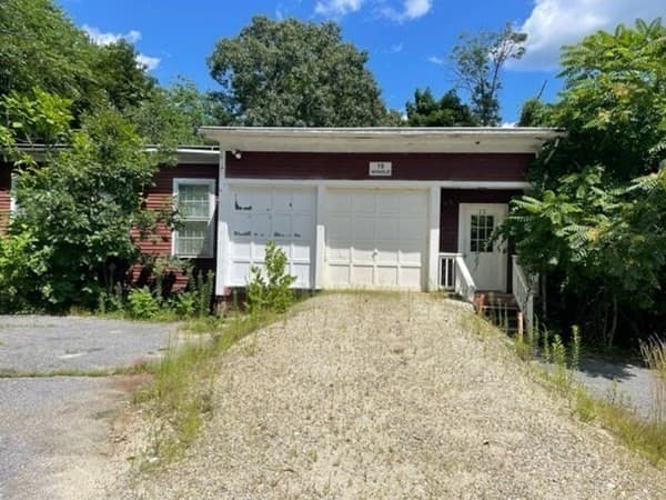 15 Windle Ave photo 5