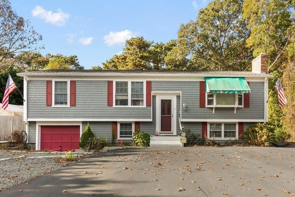 11 Arrowhead Dr photo 3