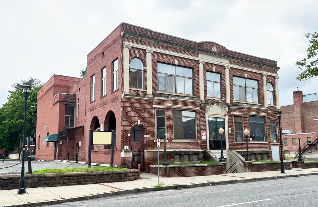 317 Maple Street