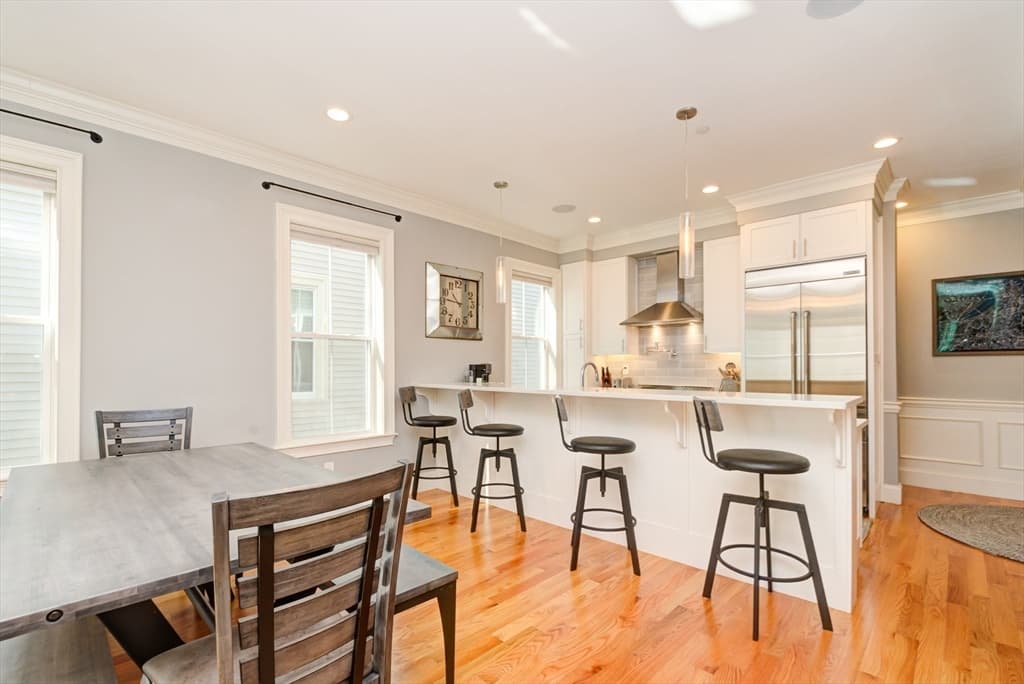 658 E 7th St #1 photo 5